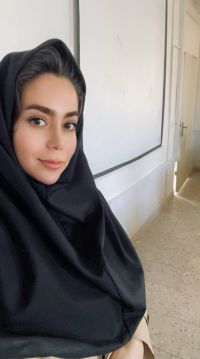 نیلوفر مقدم پور
